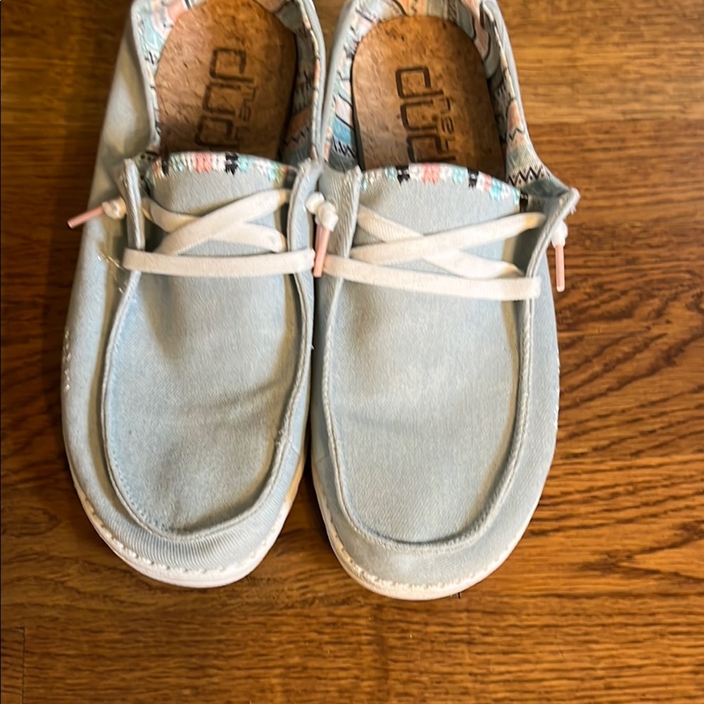 Women’s hey dude like new !
